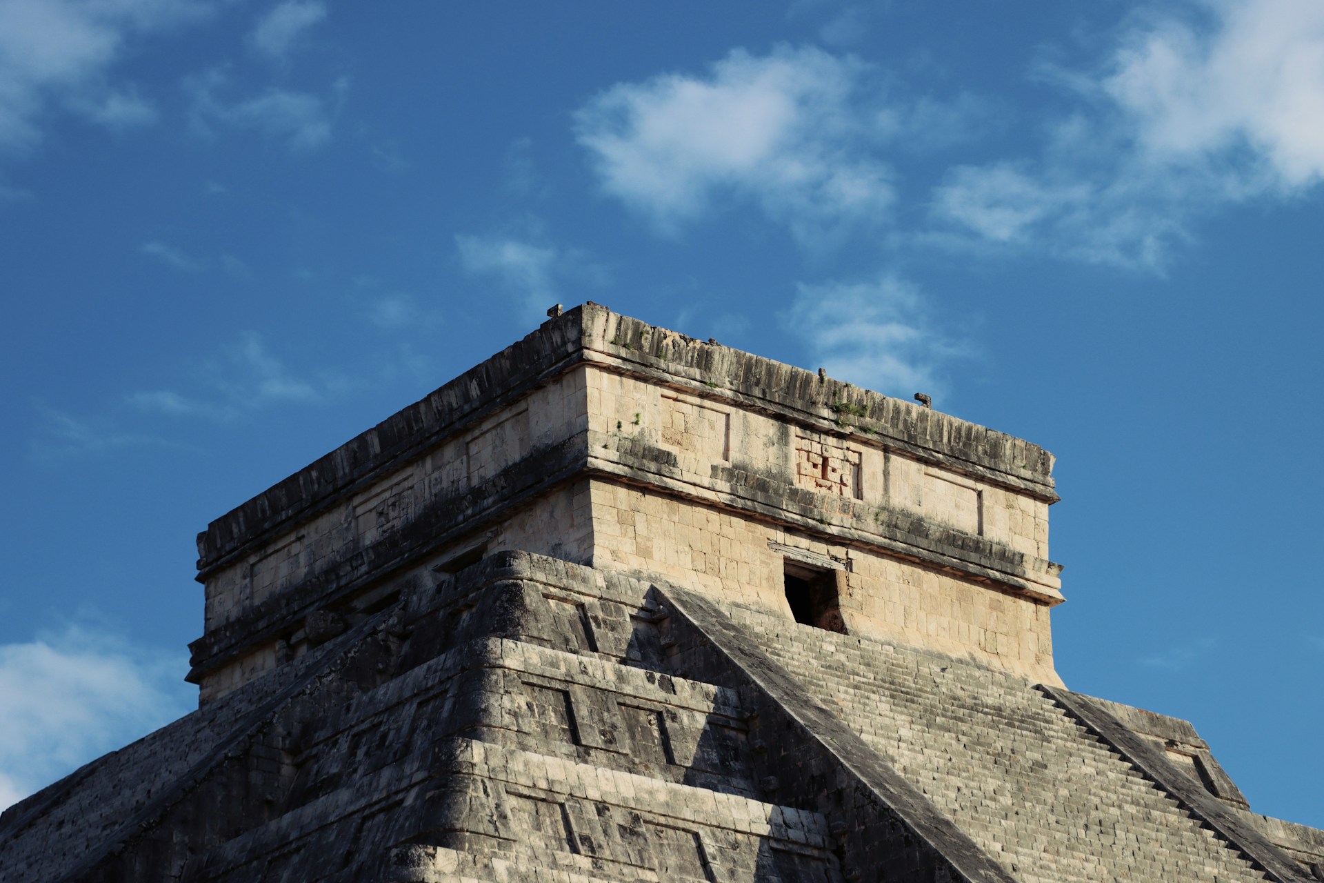 Descubrimientos arqueológicos revelan conexiones entre⁤ olmecas y otras civilizaciones